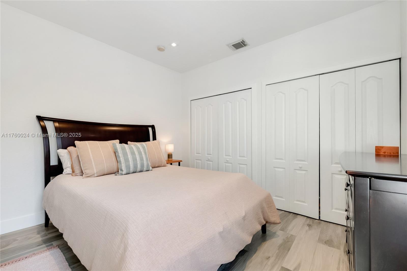 ISLANDS AT DORAL - Residential