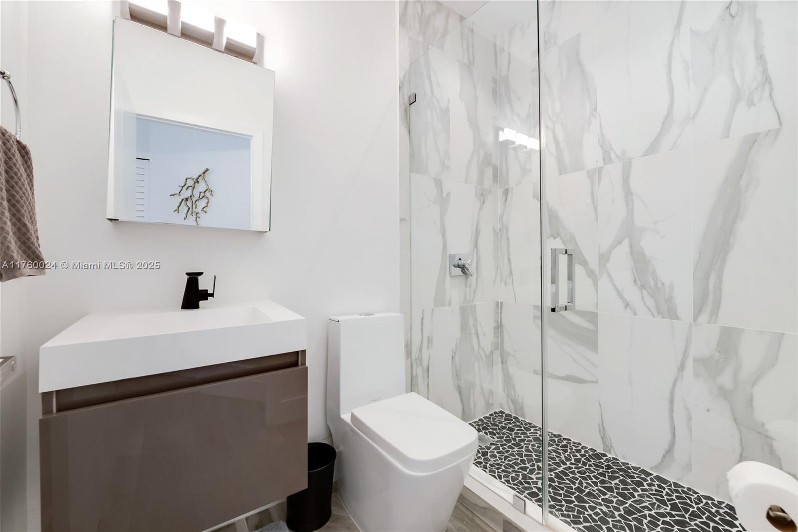 ISLANDS AT DORAL - Residential