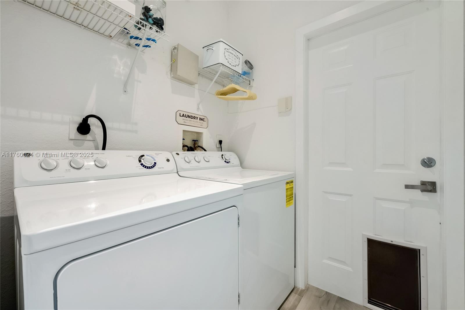 ISLANDS AT DORAL - Residential