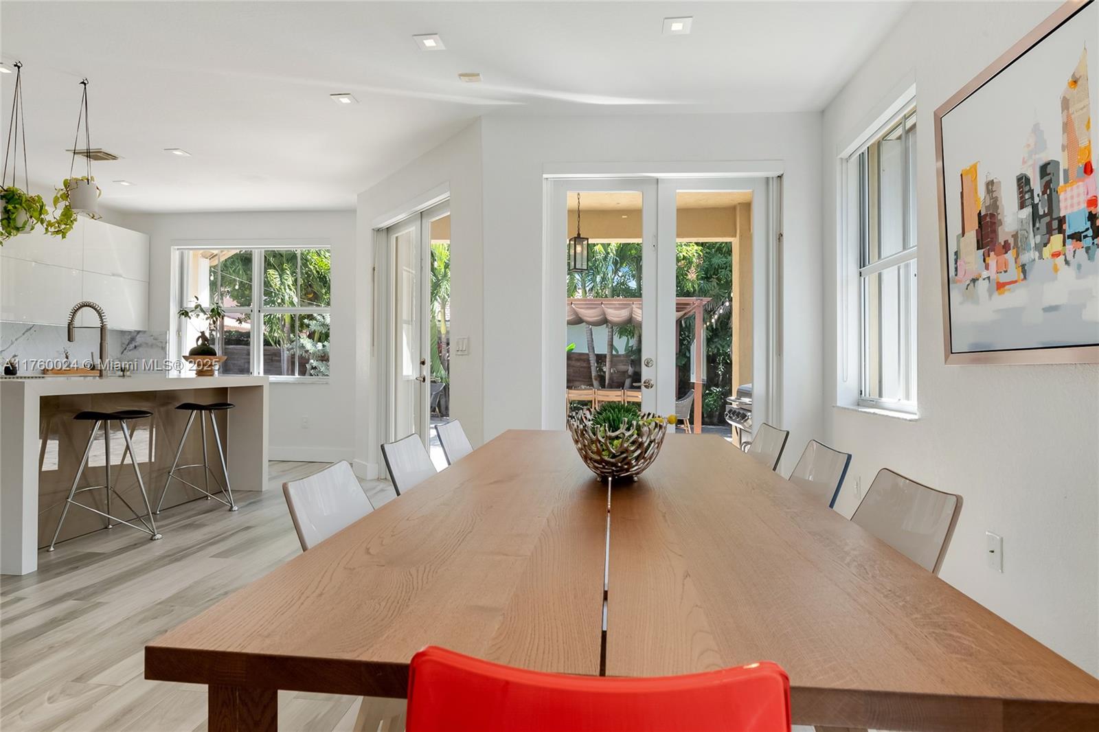 ISLANDS AT DORAL - Residential