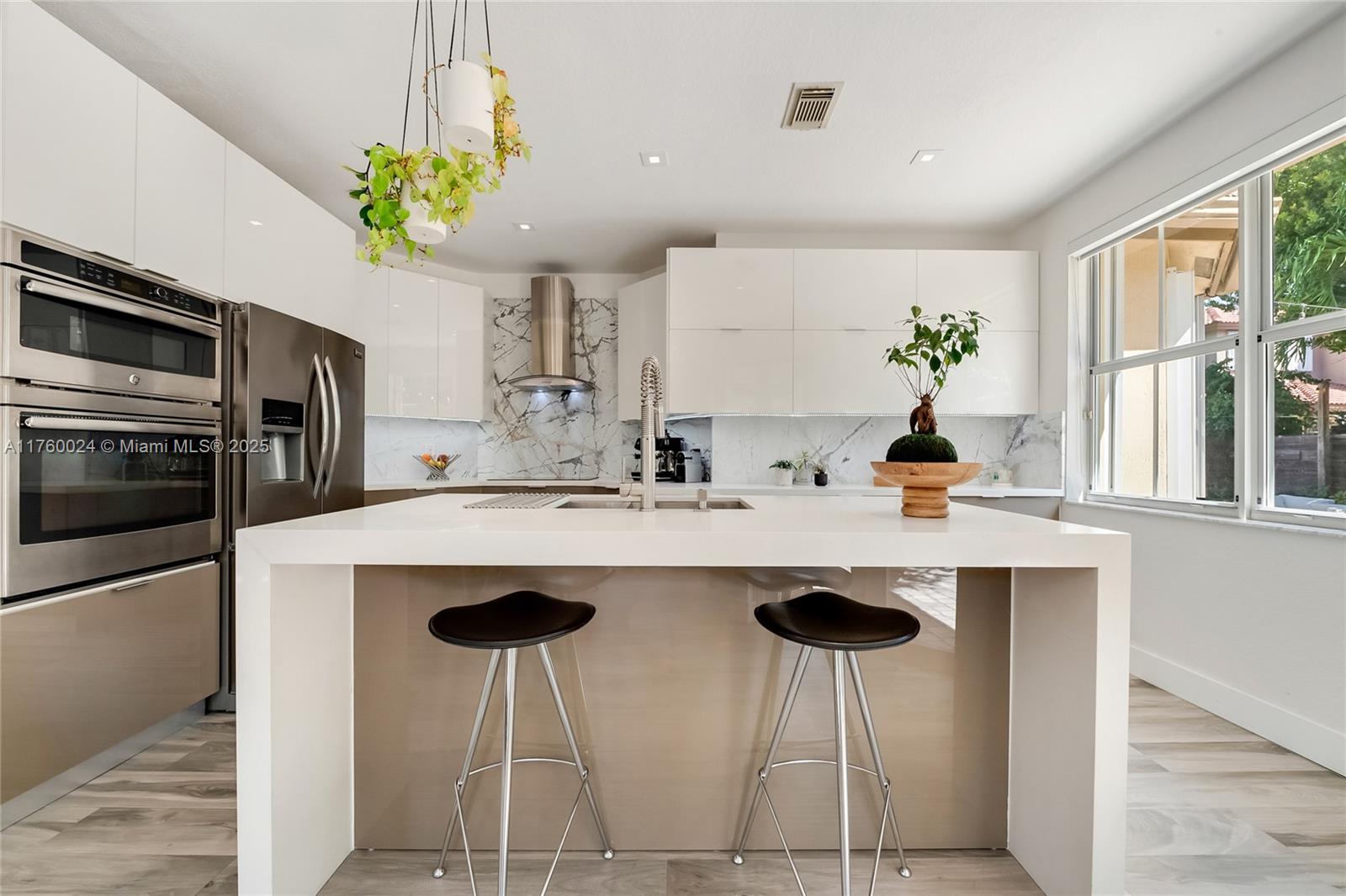 ISLANDS AT DORAL - Residential