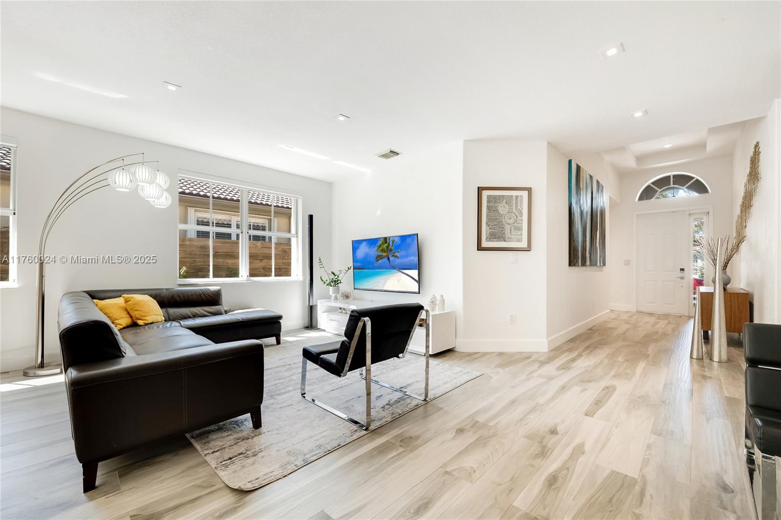 ISLANDS AT DORAL - Residential