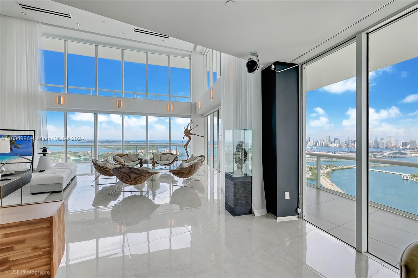 ICON CONDO - Residential Lease