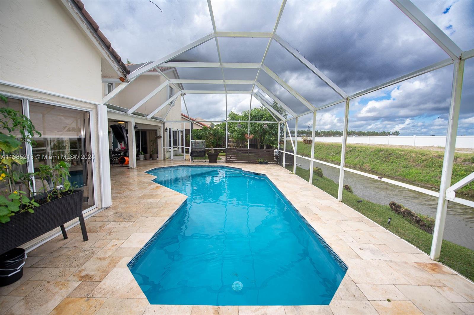 WEST BOCA LAKE - Residential