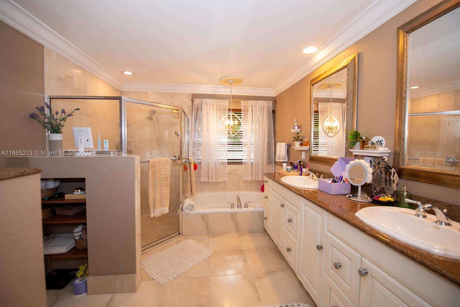 WEST BOCA LAKE - Residential
