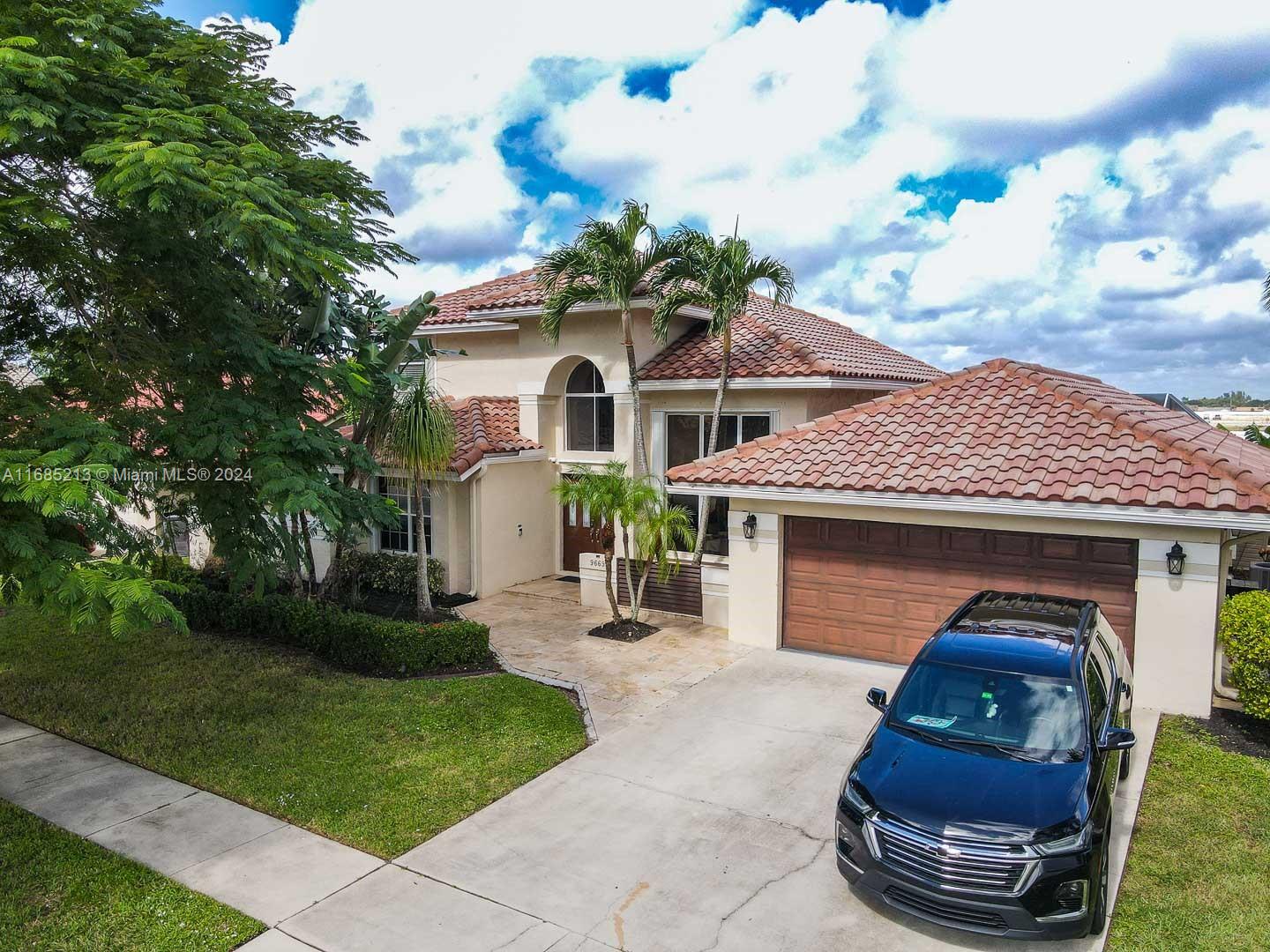 WEST BOCA LAKE - Residential