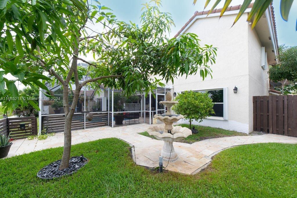 WEST BOCA LAKE - Residential