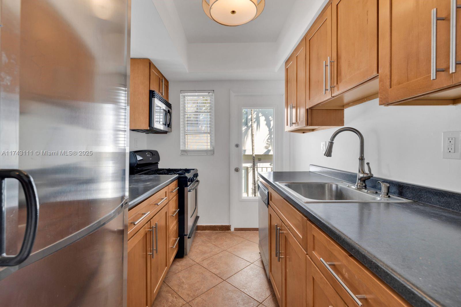 Property for Sale at 1021 Michigan Ave 7, Miami Beach, Miami-Dade County, Florida - Bedrooms: 1 
Bathrooms: 1  - $259,000