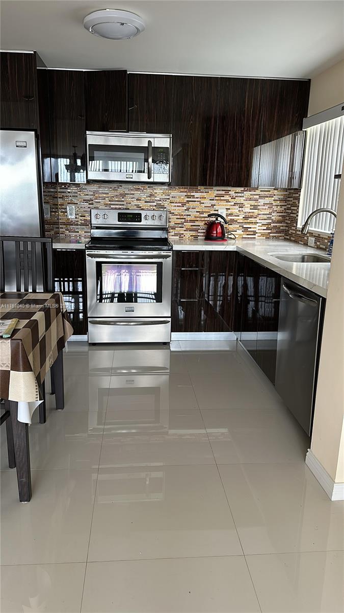 1825 S Ocean Dr 508, Hallandale Beach, Broward County, Florida - 2 Bedrooms  
2 Bathrooms - 