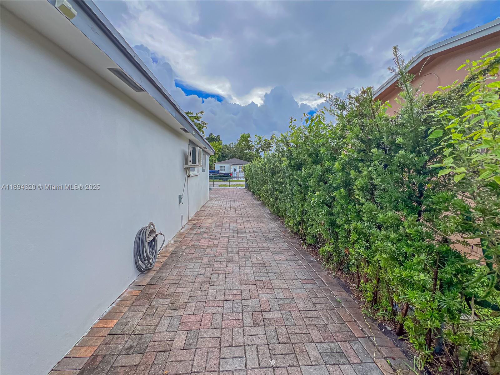 NORTH SHORE HEIGHTS - Residential