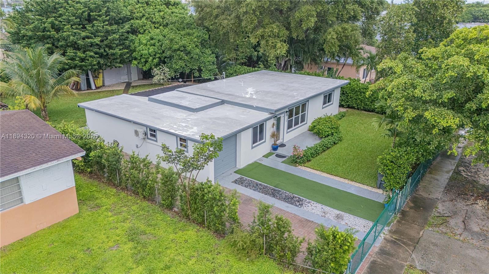 NORTH SHORE HEIGHTS - Residential