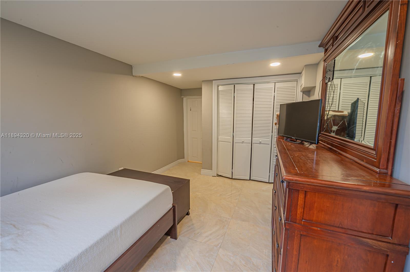 NORTH SHORE HEIGHTS - Residential