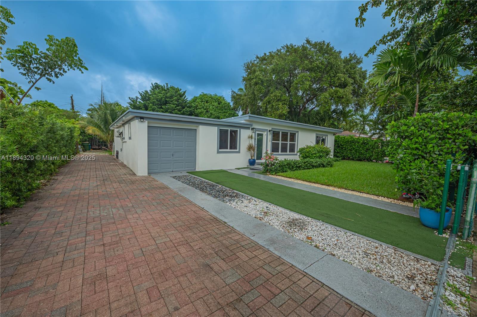 NORTH SHORE HEIGHTS - Residential