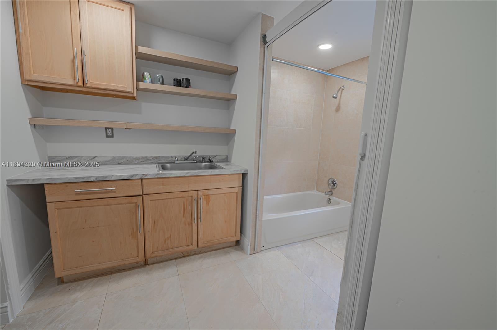 NORTH SHORE HEIGHTS - Residential