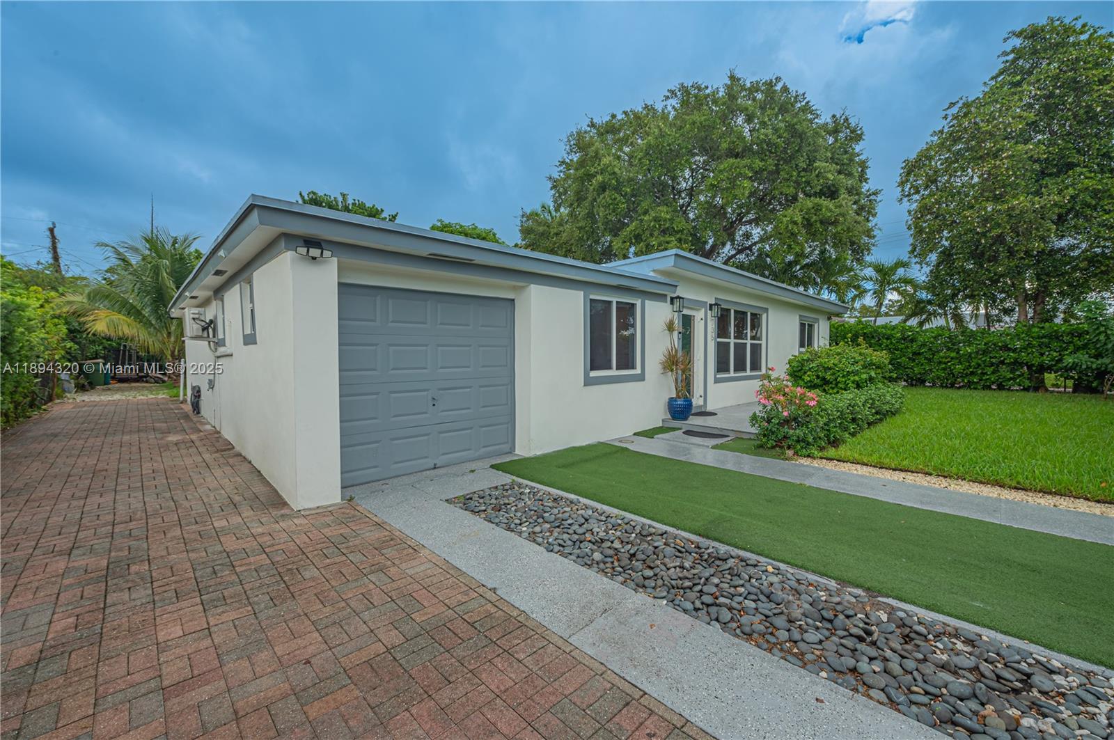 NORTH SHORE HEIGHTS - Residential