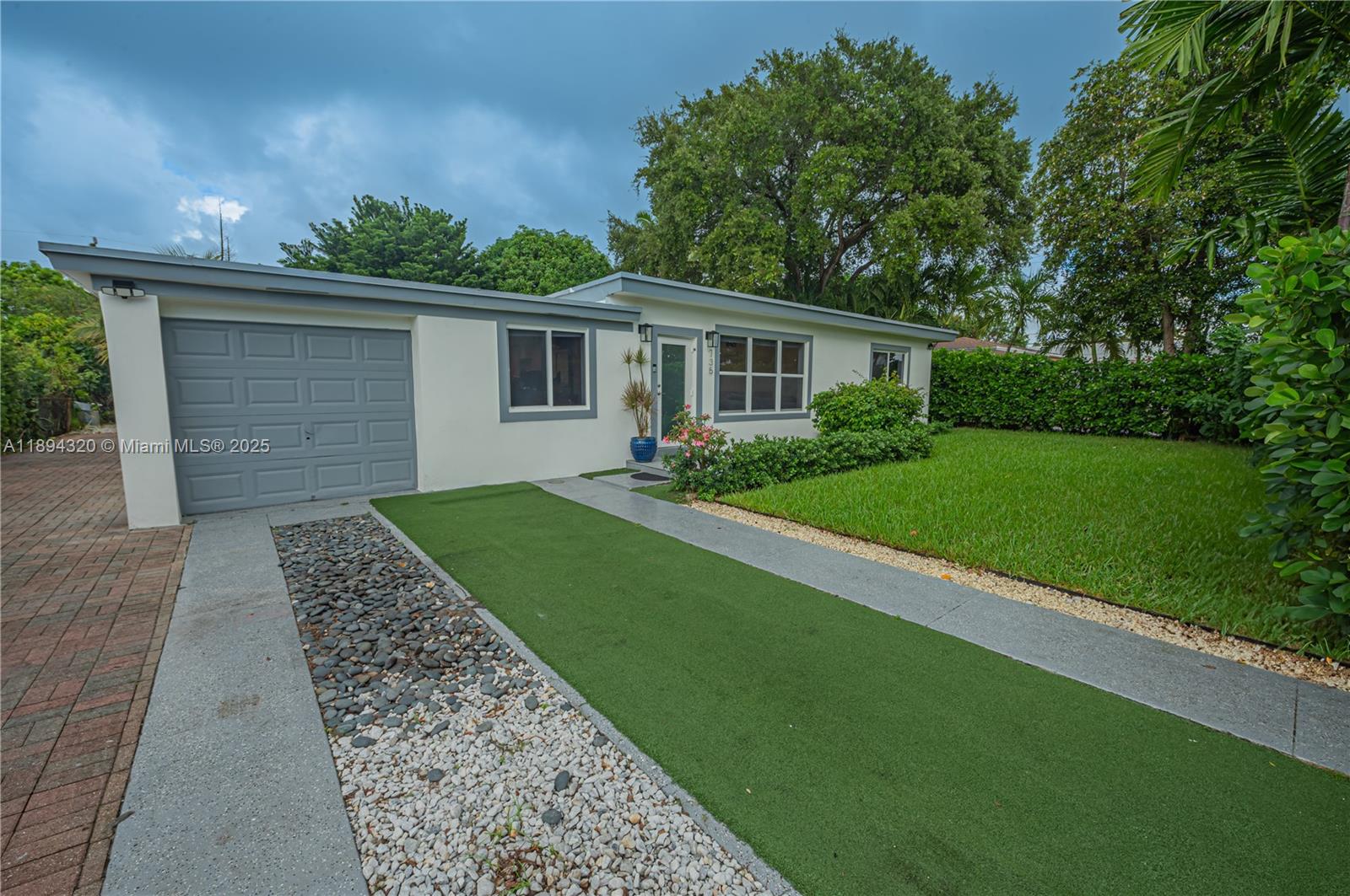 NORTH SHORE HEIGHTS - Residential