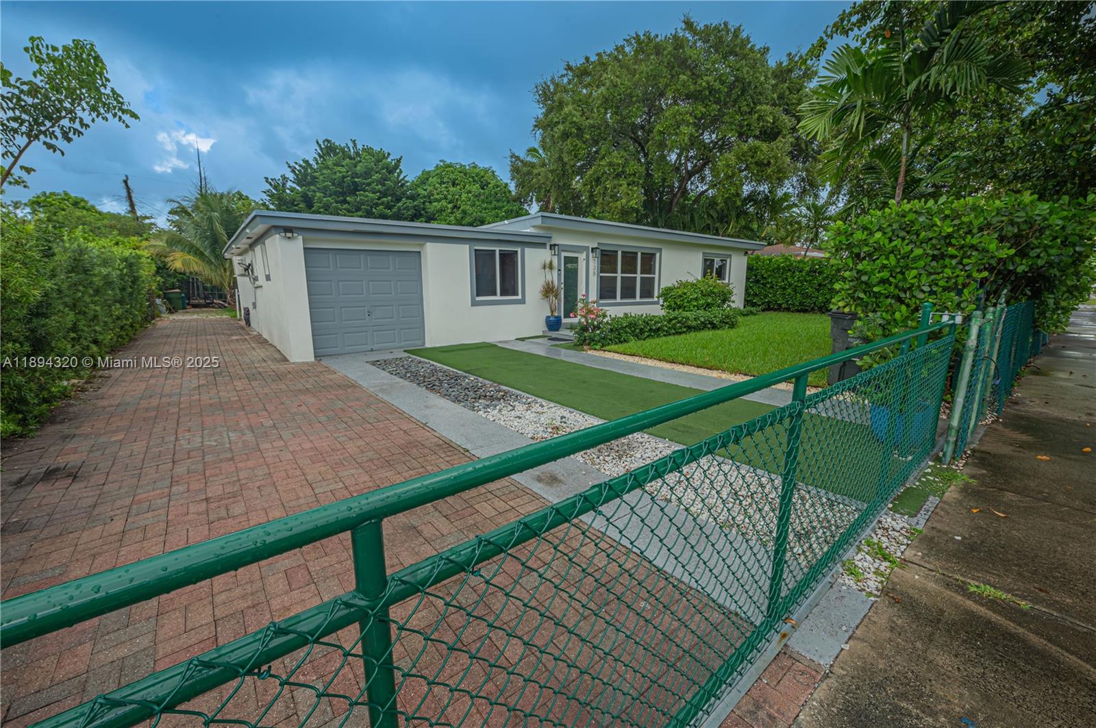 NORTH SHORE HEIGHTS - Residential
