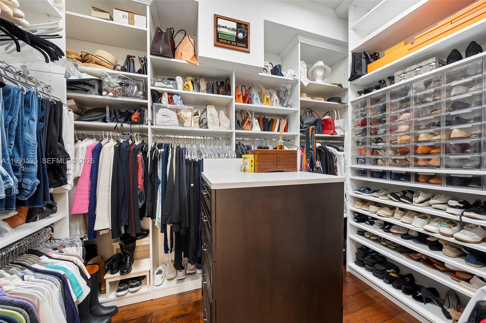 C GABLES RIVIERA SEC 12 - Residential