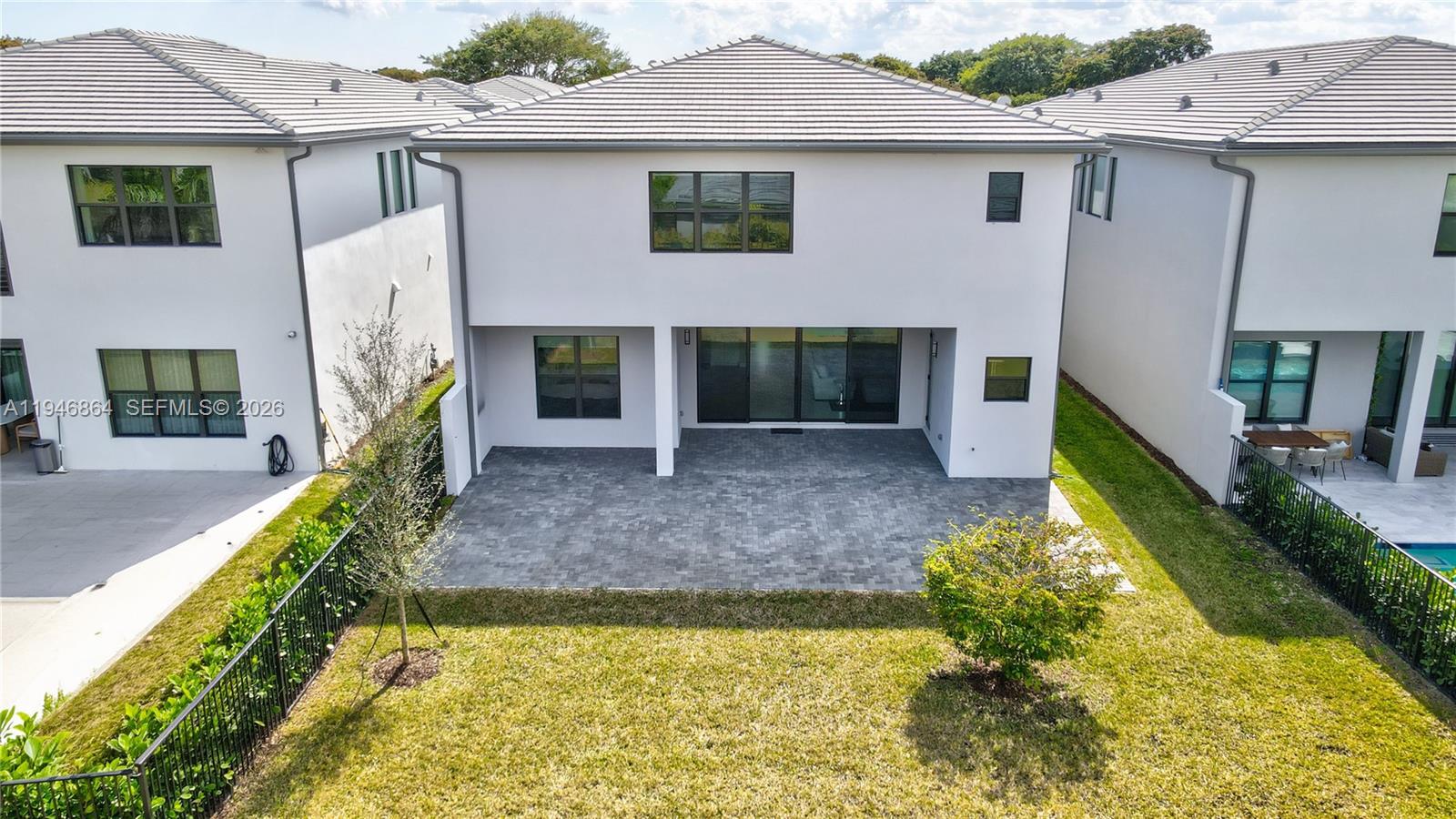 LOTUS PALM - Residential