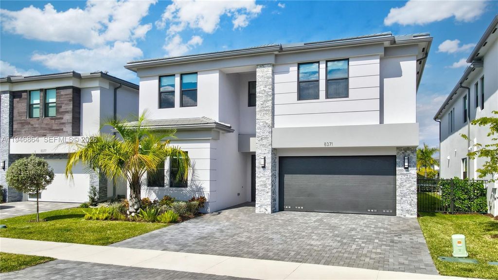 Photo of 8371 Essex Country Club Dr, Boca Raton, FL 33434 (MLS # A11946864)