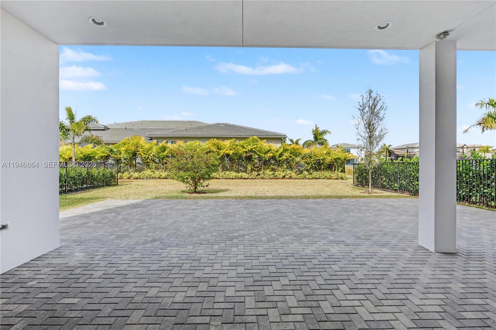 LOTUS PALM - Residential