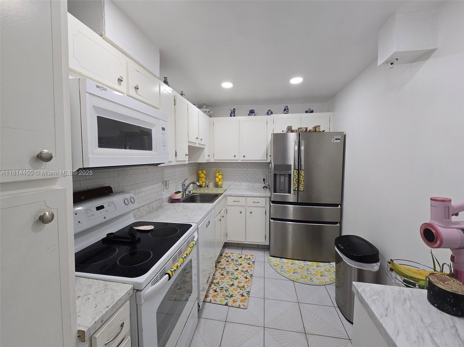 PORT ROYALE CONDO - Residential Lease