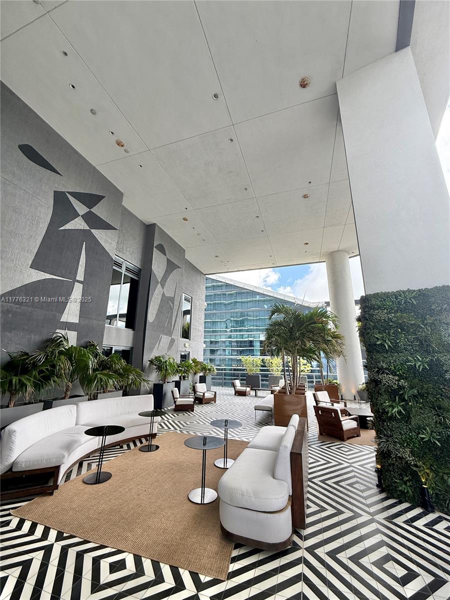 801 SMA RESIDENCES CONDO - Residential