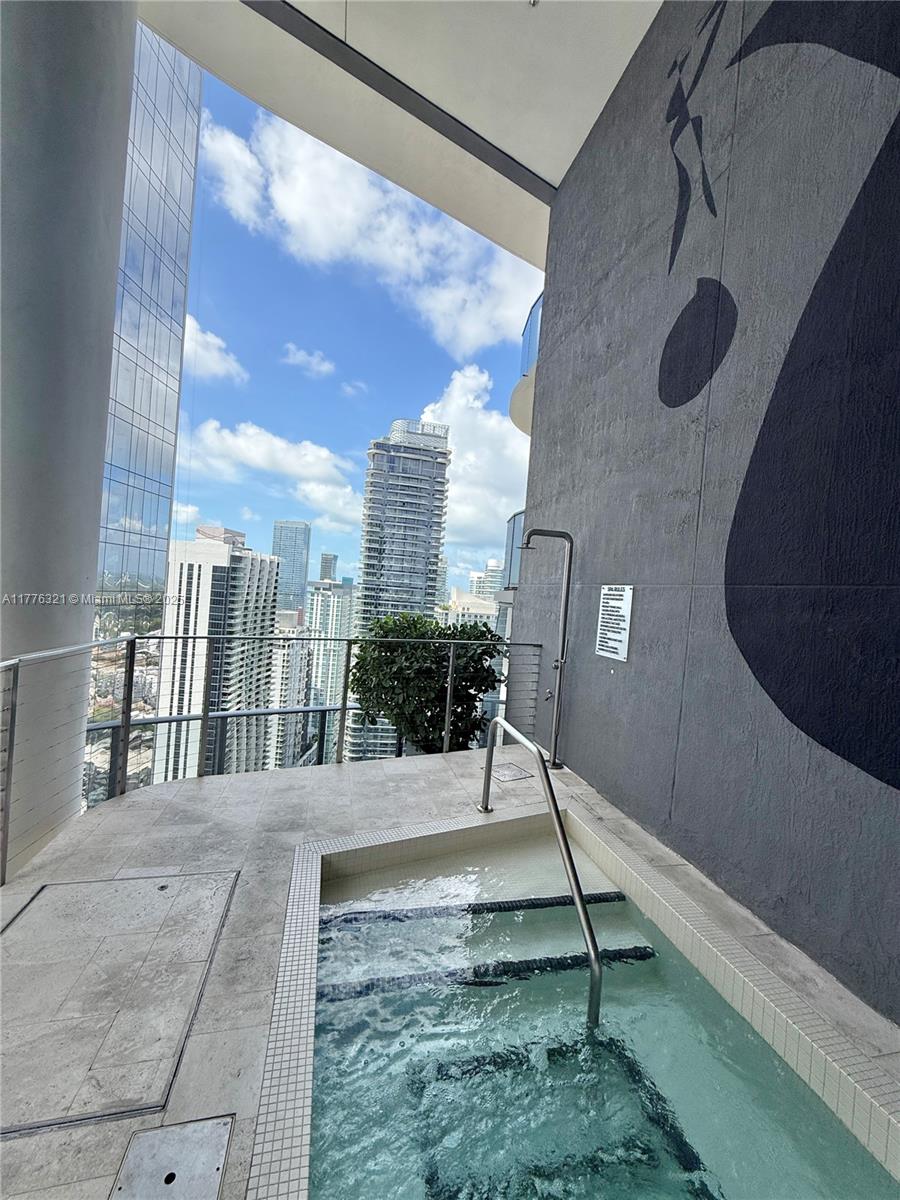 801 SMA RESIDENCES CONDO - Residential