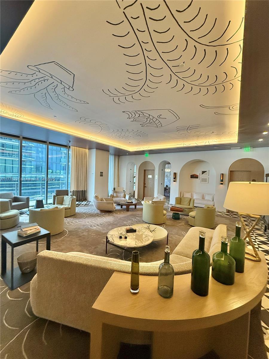 801 SMA RESIDENCES CONDO - Residential