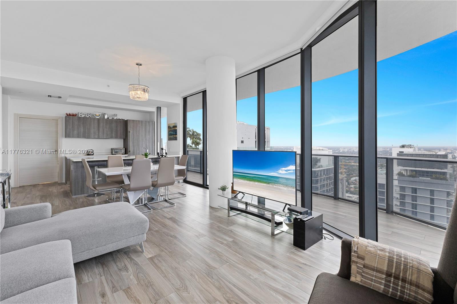 801 SMA RESIDENCES CONDO - Residential