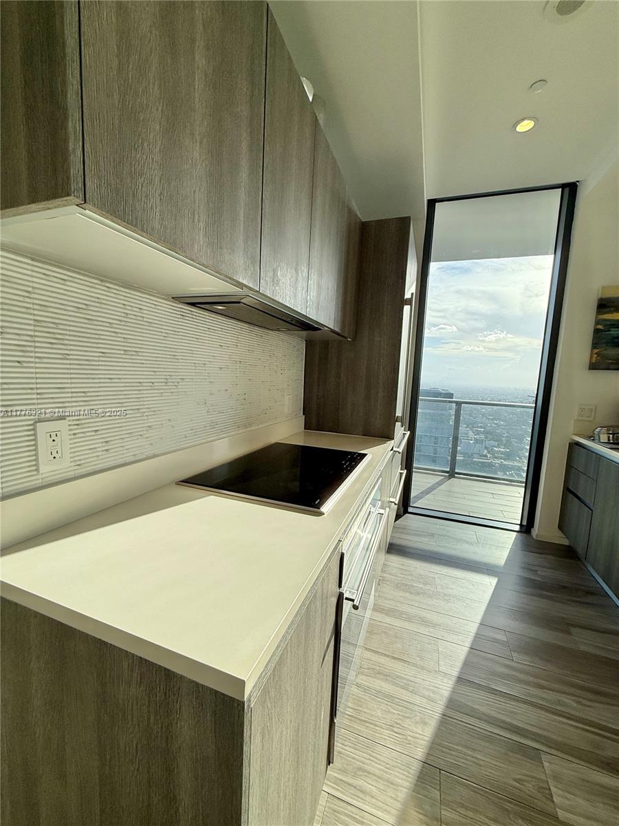 801 SMA RESIDENCES CONDO - Residential