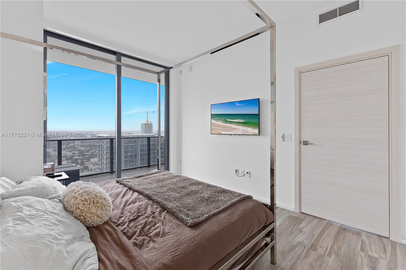 801 SMA RESIDENCES CONDO - Residential