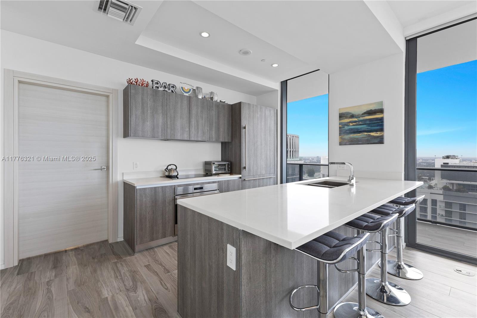 801 SMA RESIDENCES CONDO - Residential