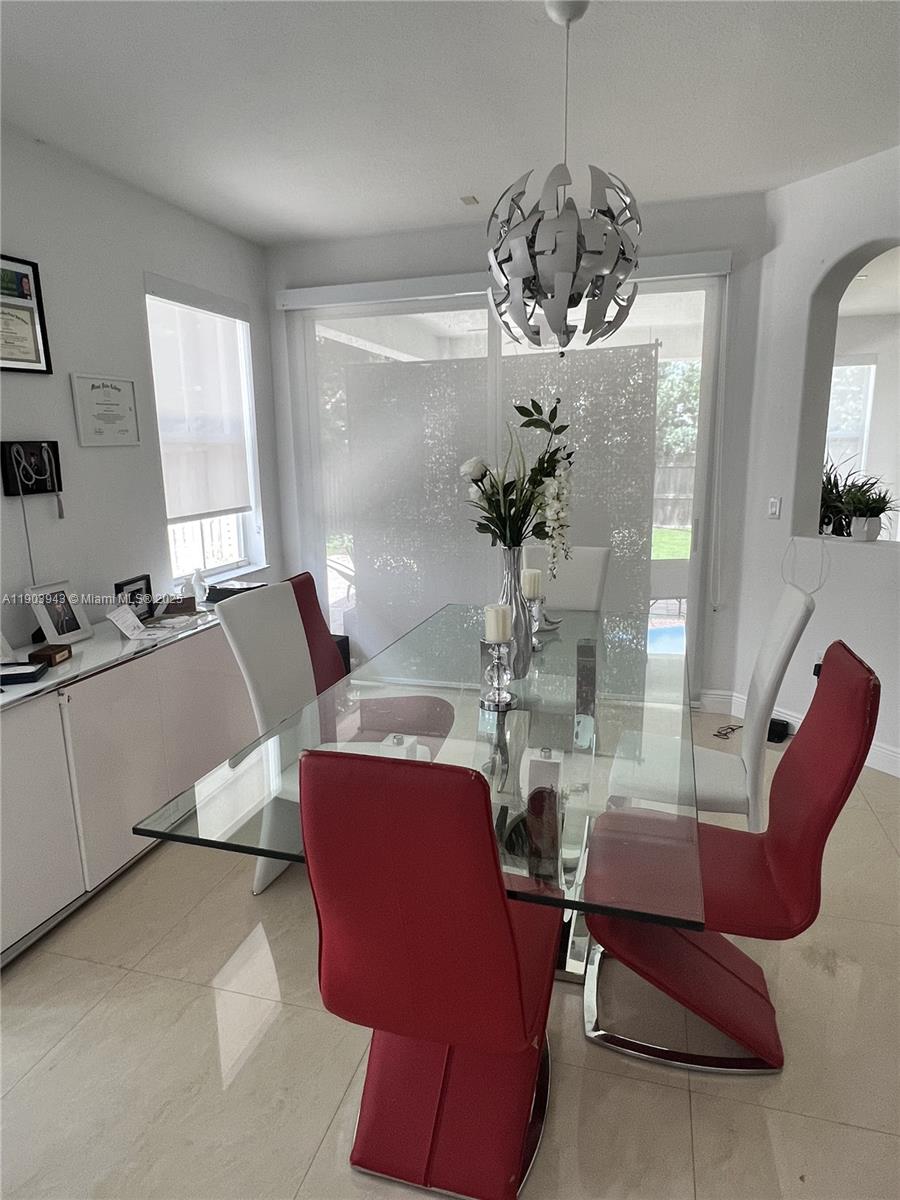 ISLANDS AT DORAL 1ST ADDN - Residential Lease