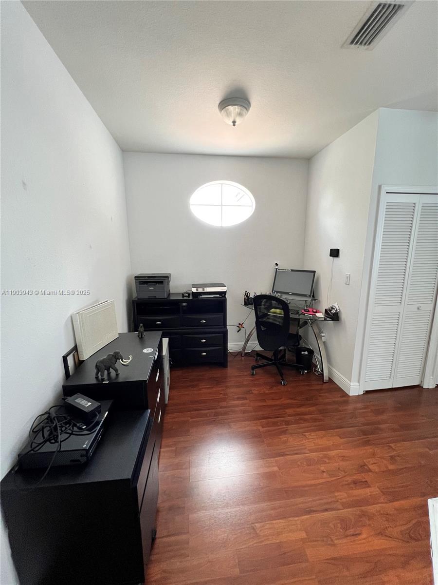 ISLANDS AT DORAL 1ST ADDN - Residential Lease