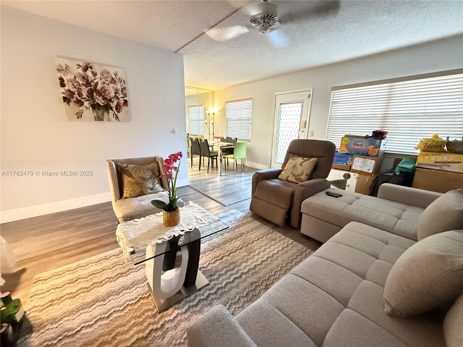 Property for Sale at 850 Sw 133rd Ter 213B, Pembroke Pines, Miami-Dade County, Florida - Bedrooms: 2 
Bathrooms: 2  - $155,000