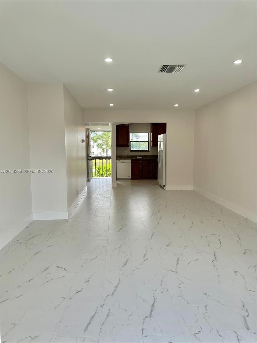 21911 Lake Forest Cir 202