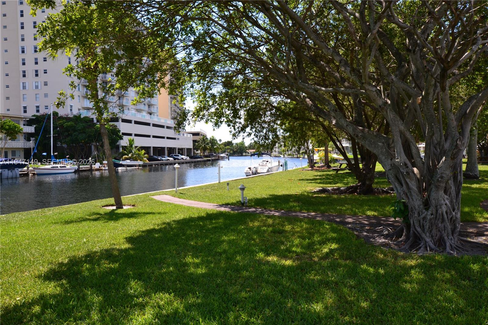 PARADISE VILLAS CONDO - Residential