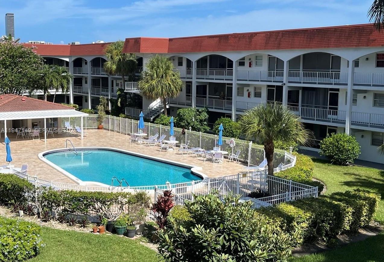 PARADISE VILLAS CONDO - Residential