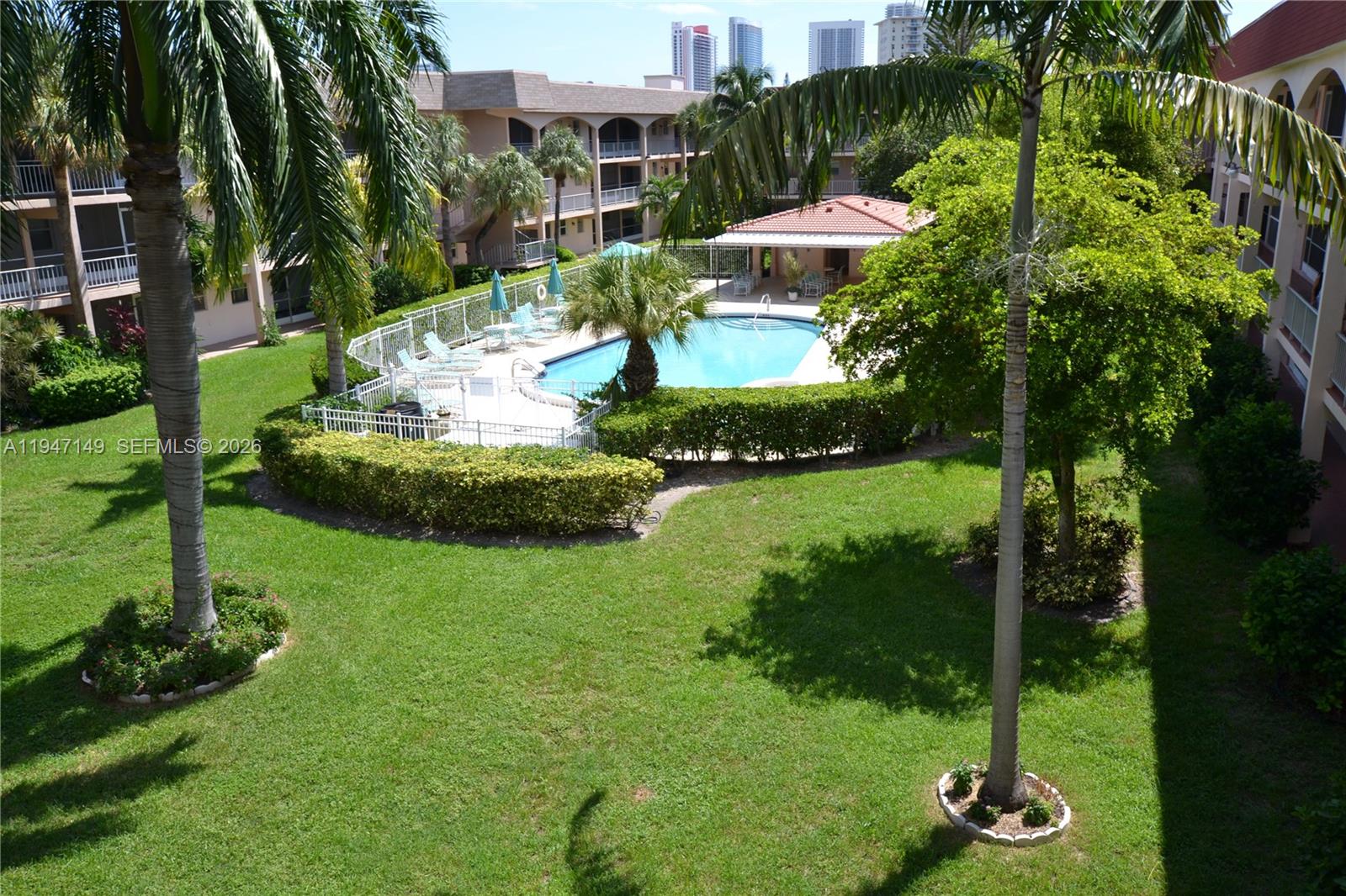 PARADISE VILLAS CONDO - Residential