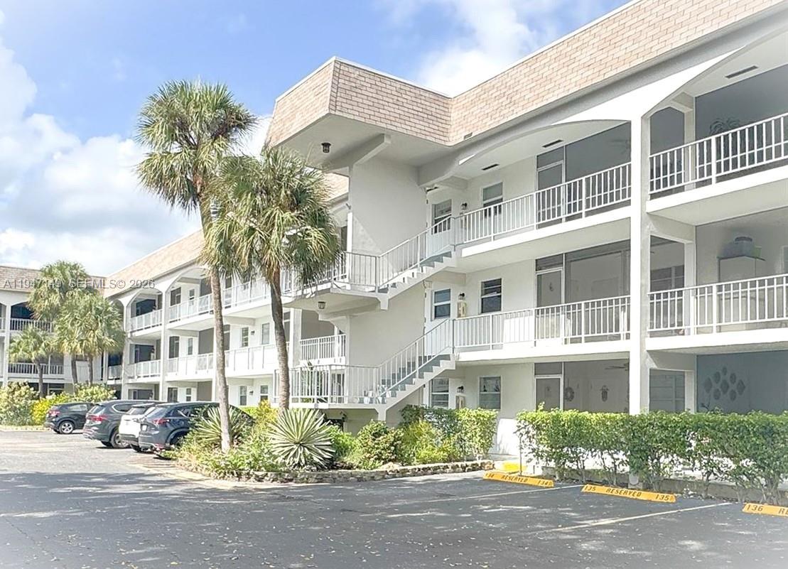 581 Blue Heron Dr 302-B