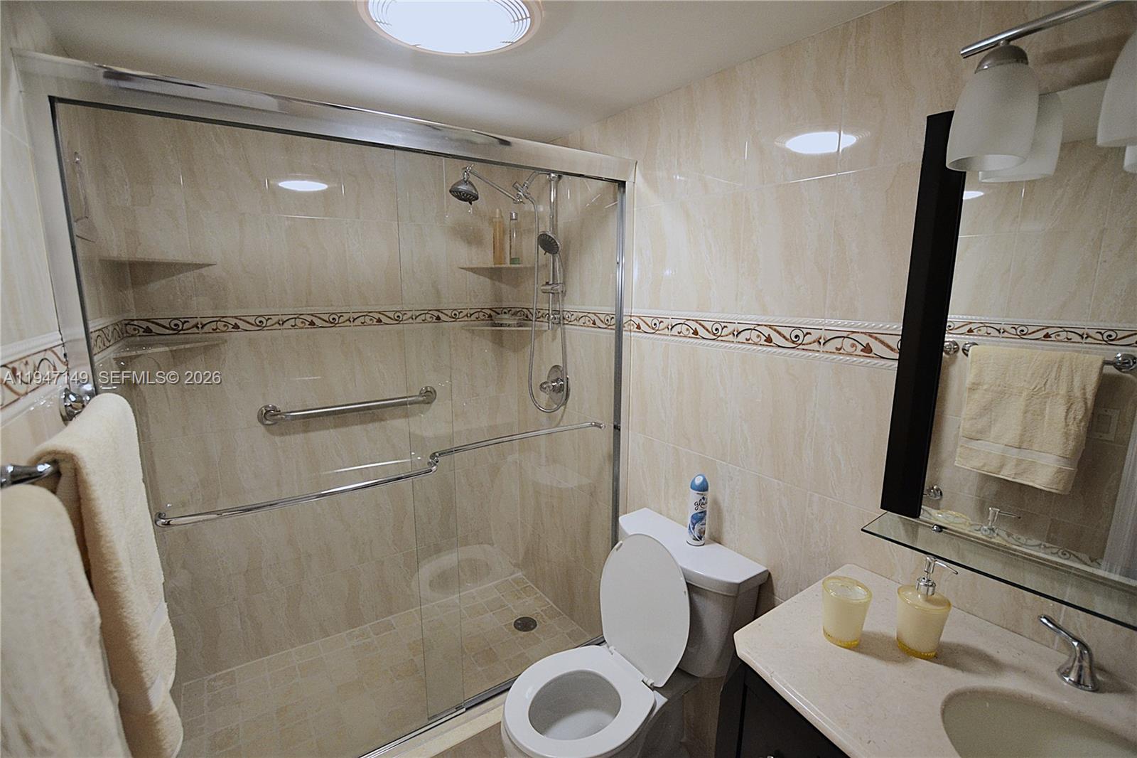 PARADISE VILLAS CONDO - Residential