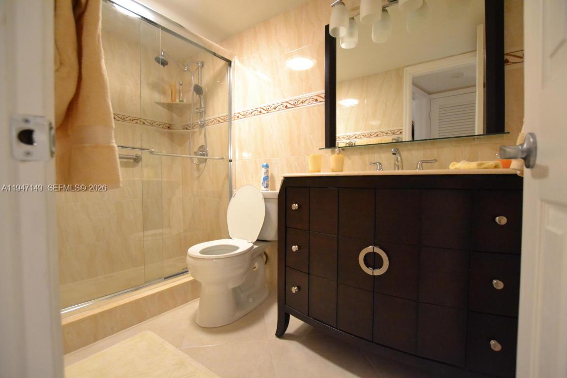 581 Blue Heron Dr 302-B