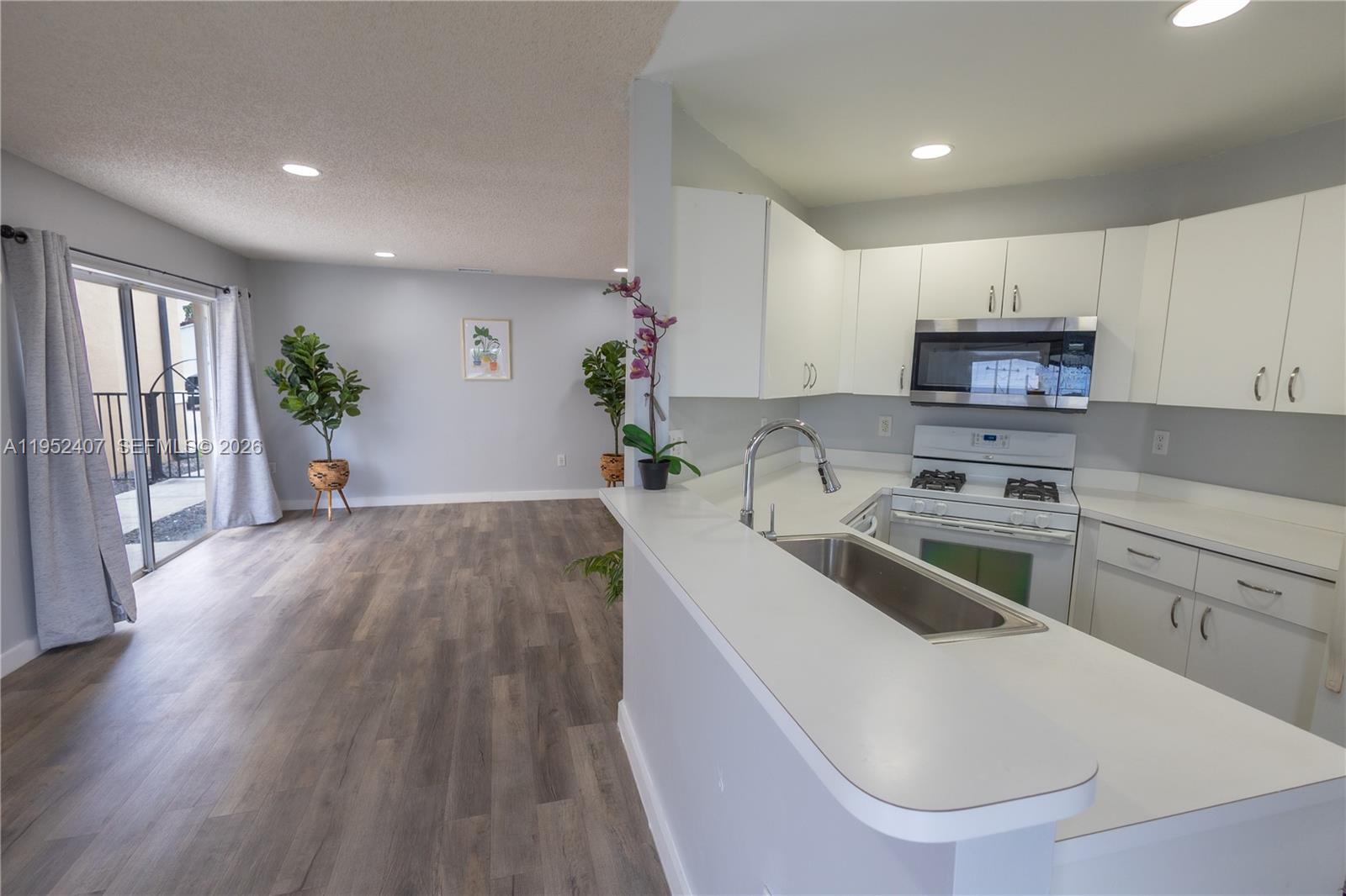 WEITZER SERENA LAKES WEST - Residential