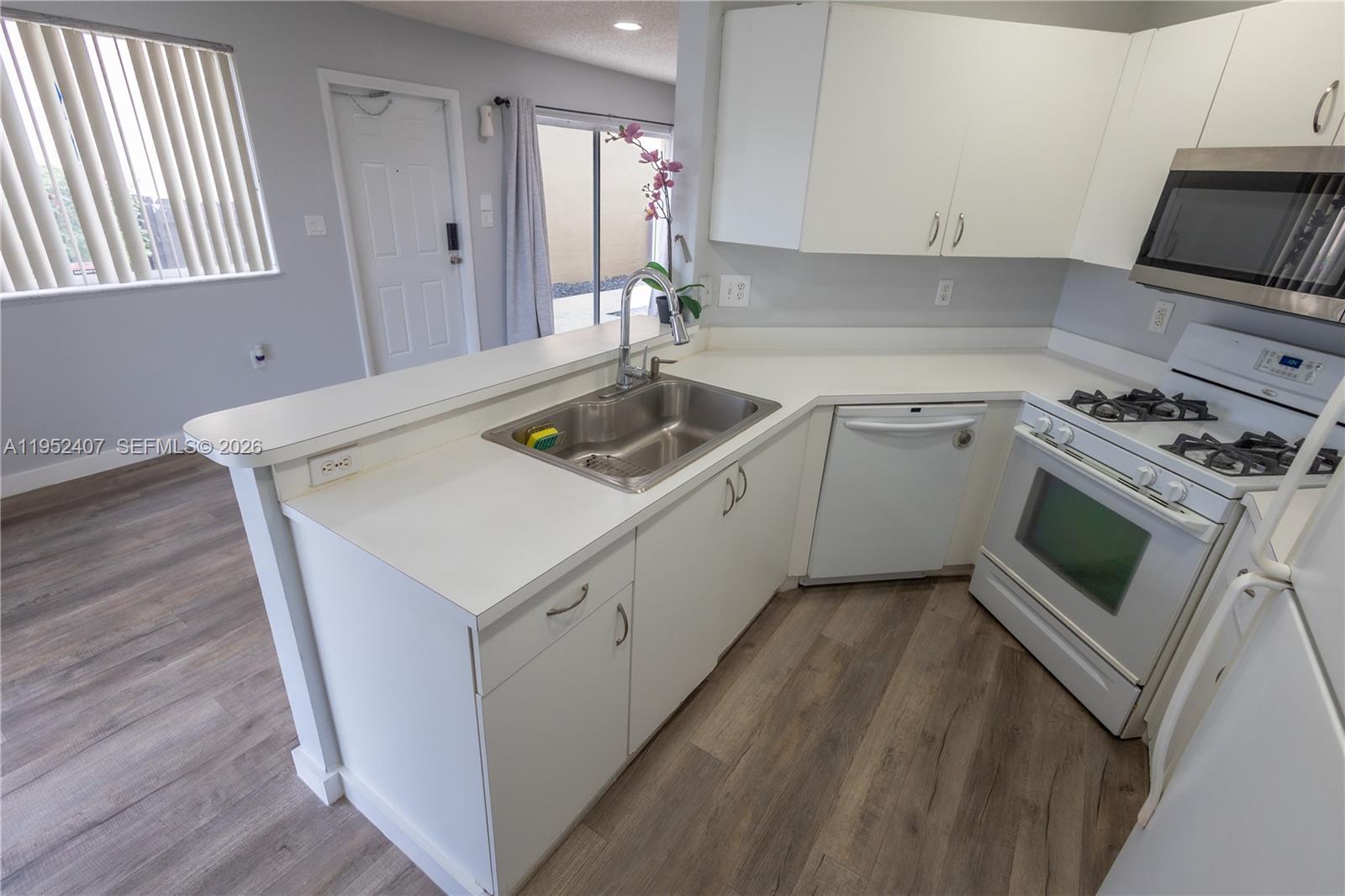 WEITZER SERENA LAKES WEST - Residential