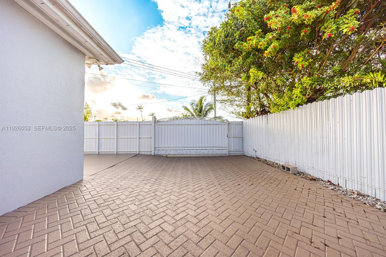 ASCOT PARK - Residential