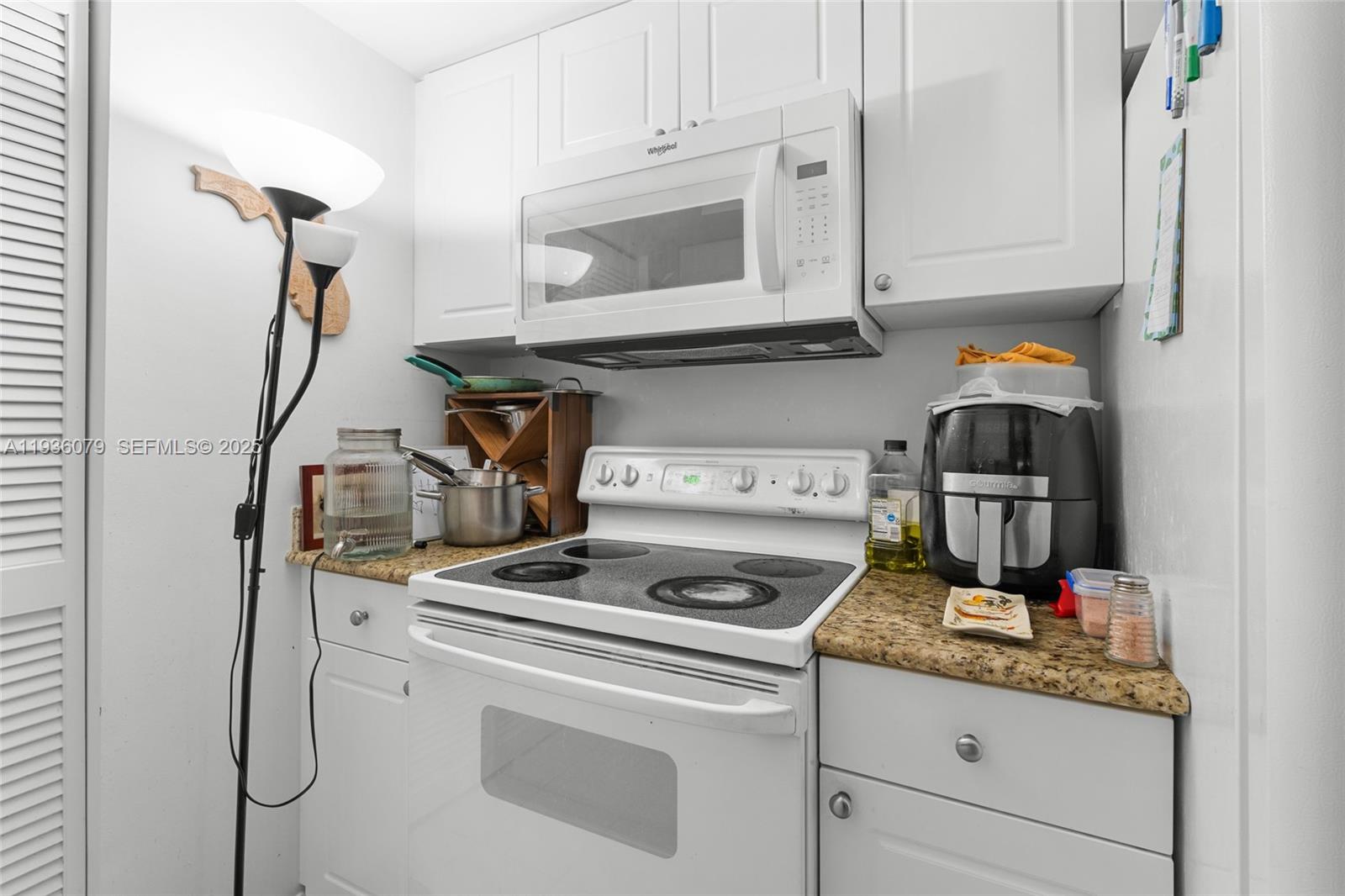 TURNBERRY ON THE GREEN CO - Residential