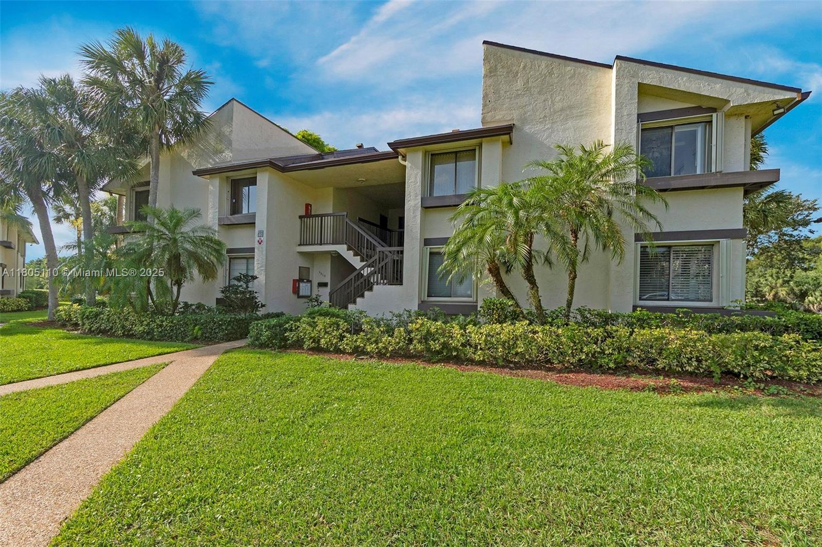 9310 SW 23rd St 4004, Davie, FL, 33324/$295,000 2 9310 SW 23rd St 4004