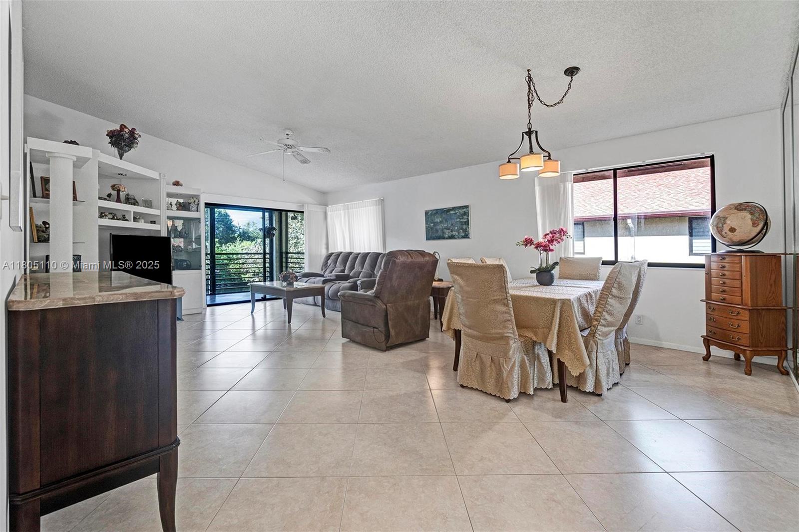 9310 SW 23rd St 4004, Davie, FL, 33324/$295,000 4 9310 SW 23rd St 4004