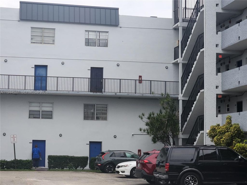 Photo of 7521 NW 16th St #4306, Plantation, FL 33313 (MLS # A11944527)